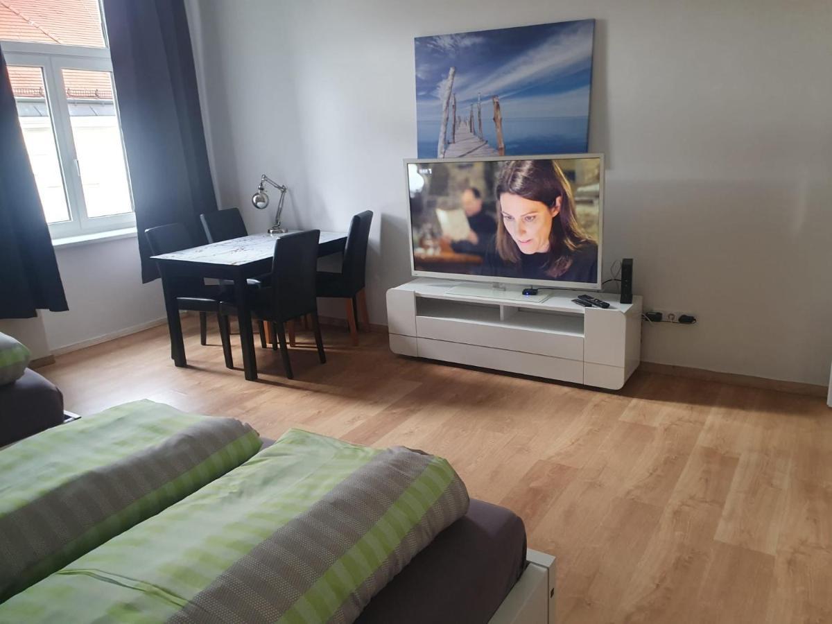 Schloessel 24 * Viena